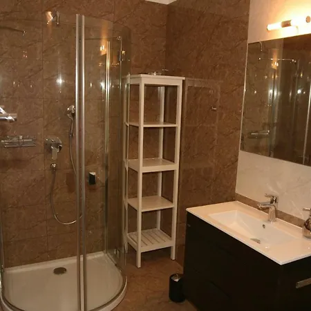 Penthouse No6 *