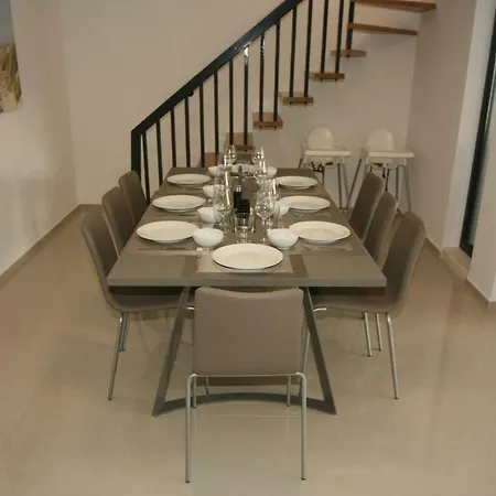Penthouse No6 *