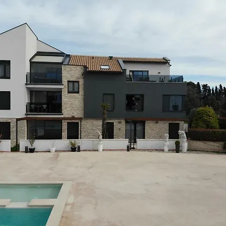 Penthouse No6 *