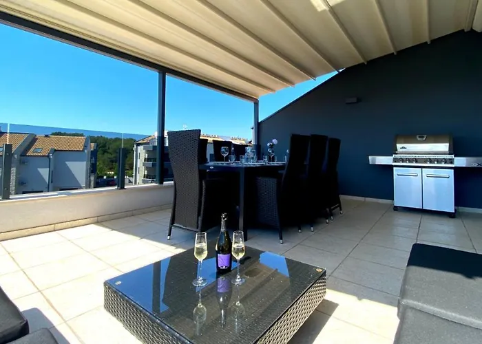 דירה Penthouse No6 מדולין