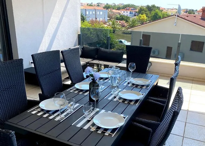 Penthouse No6 *