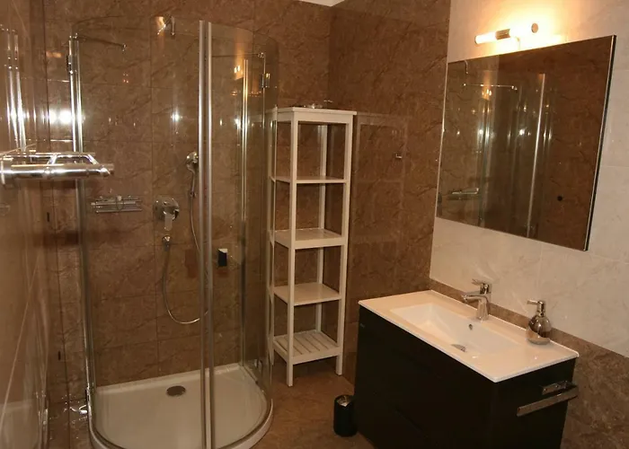 Penthouse No6 *