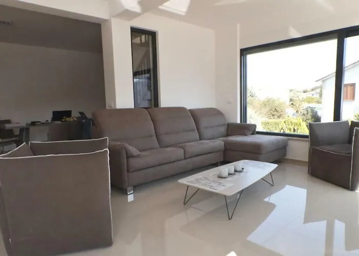 Penthouse No6
