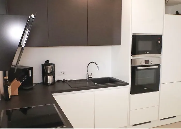Penthouse No6 מדולין