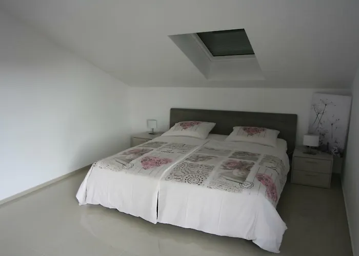 דירה Penthouse No6 מדולין