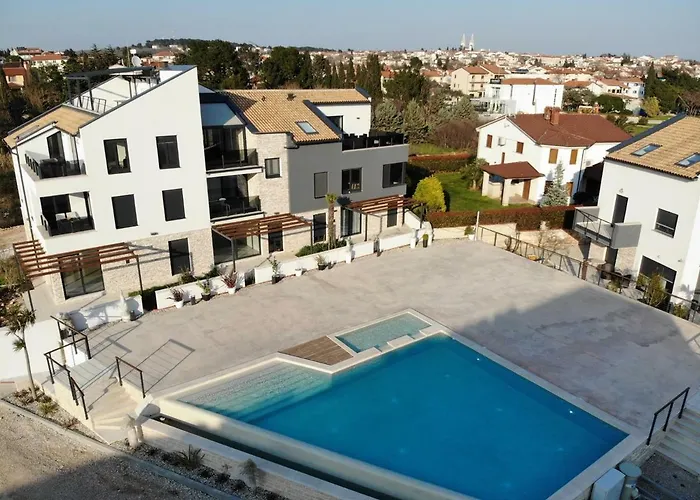 Penthouse No6 *