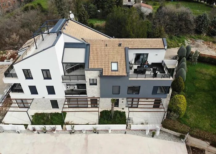 Penthouse No6