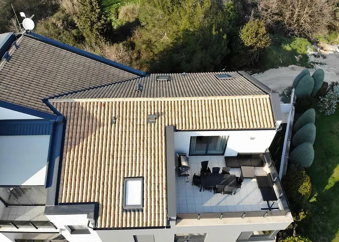 דירה Penthouse No6 מדולין