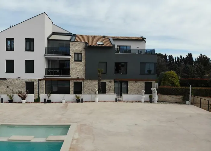 Penthouse No6 *
