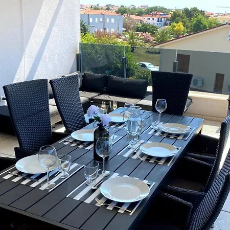 Penthouse No6 *