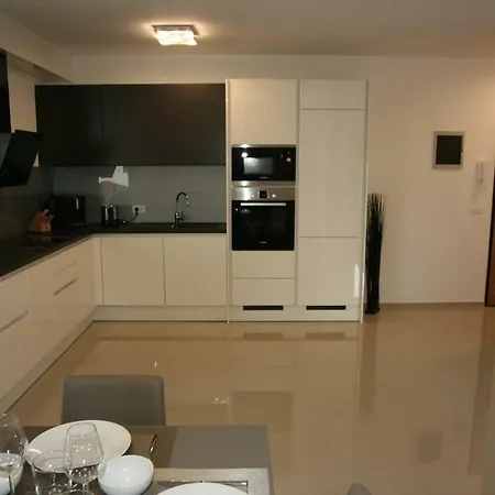 Penthouse No6